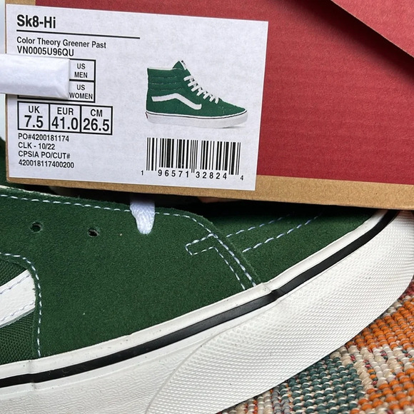 Vans WMNS Sk8-Hi
Color Theory Greener Past
VN0005U96QU
Sneakers - Picture 16 of 16